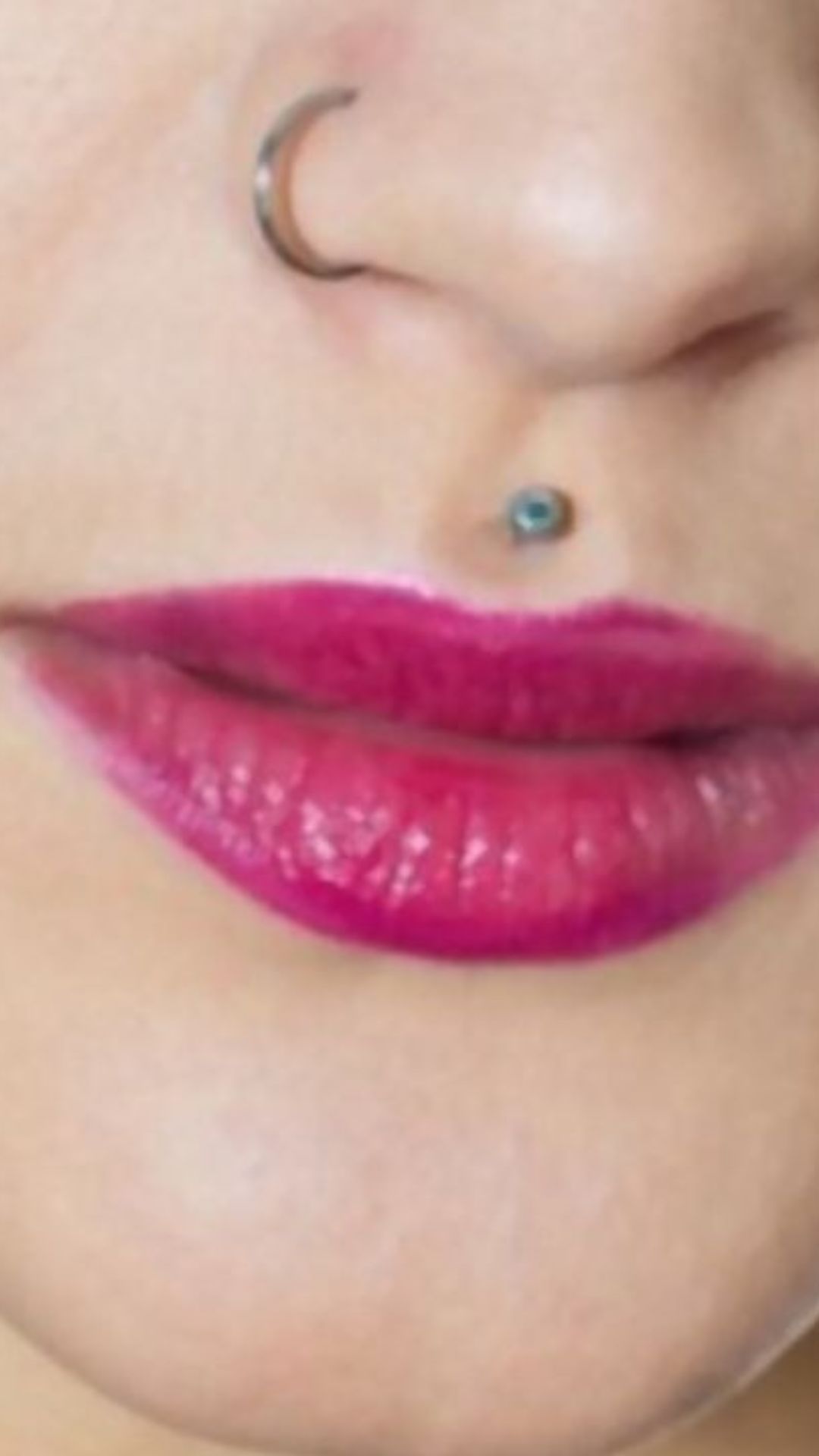 piercing na boca feminino bolinha  Piercing na boca, Piercing, Piercing no  lábio